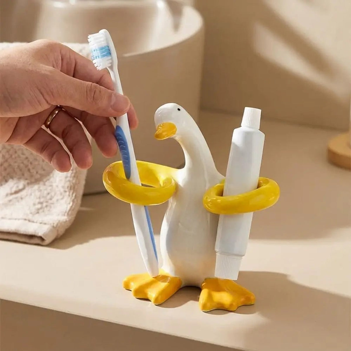 Ceramic Duck Toothbrush Holder With Elevated Rings For Hygienic Organization - Image 2