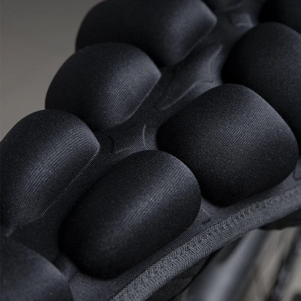 Inflatable Bike Seat Cover With Hand Pump And Elastic Straps - Image 6