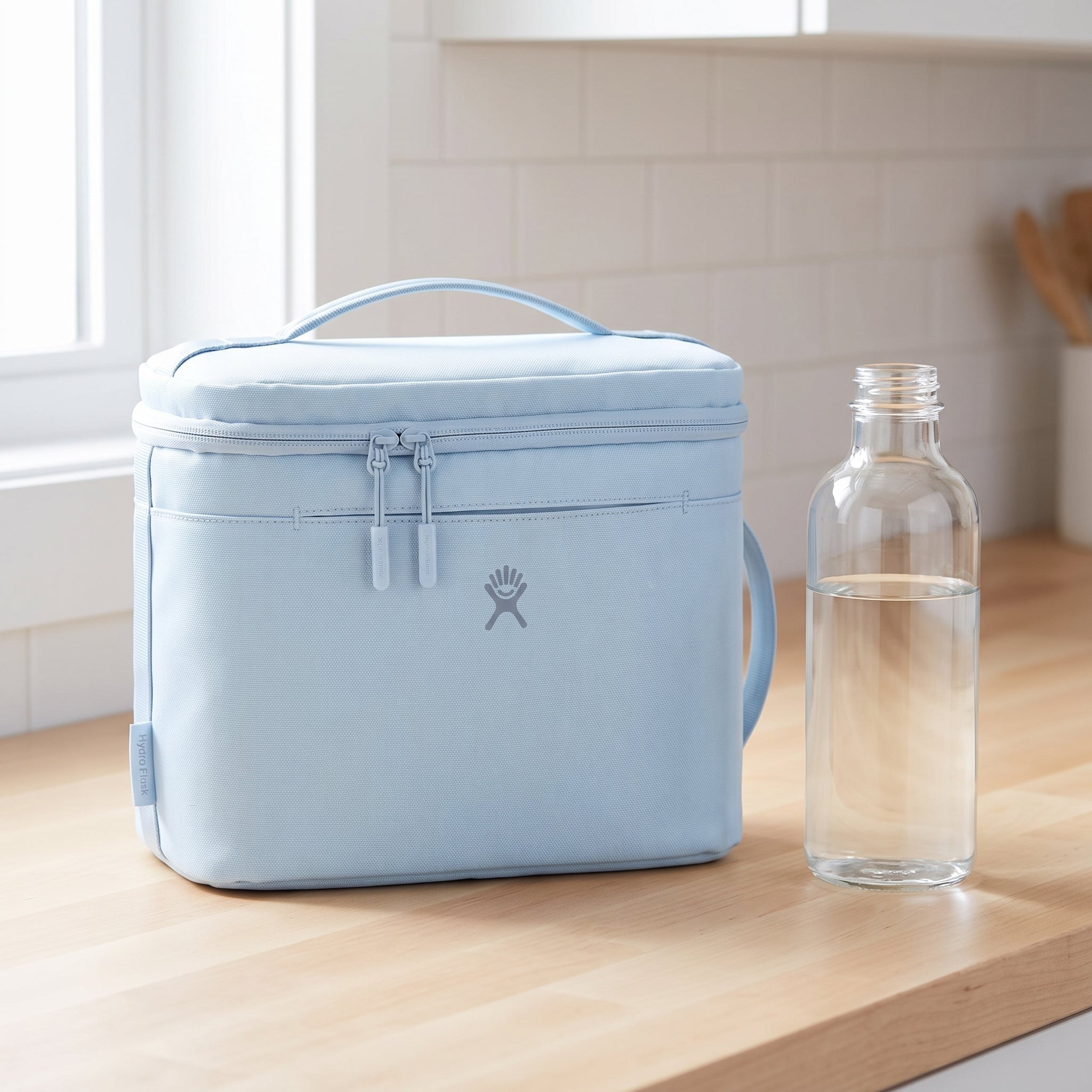 Lunch Bag Insulated for Work Cooler Light Blue Soft Sided - scale