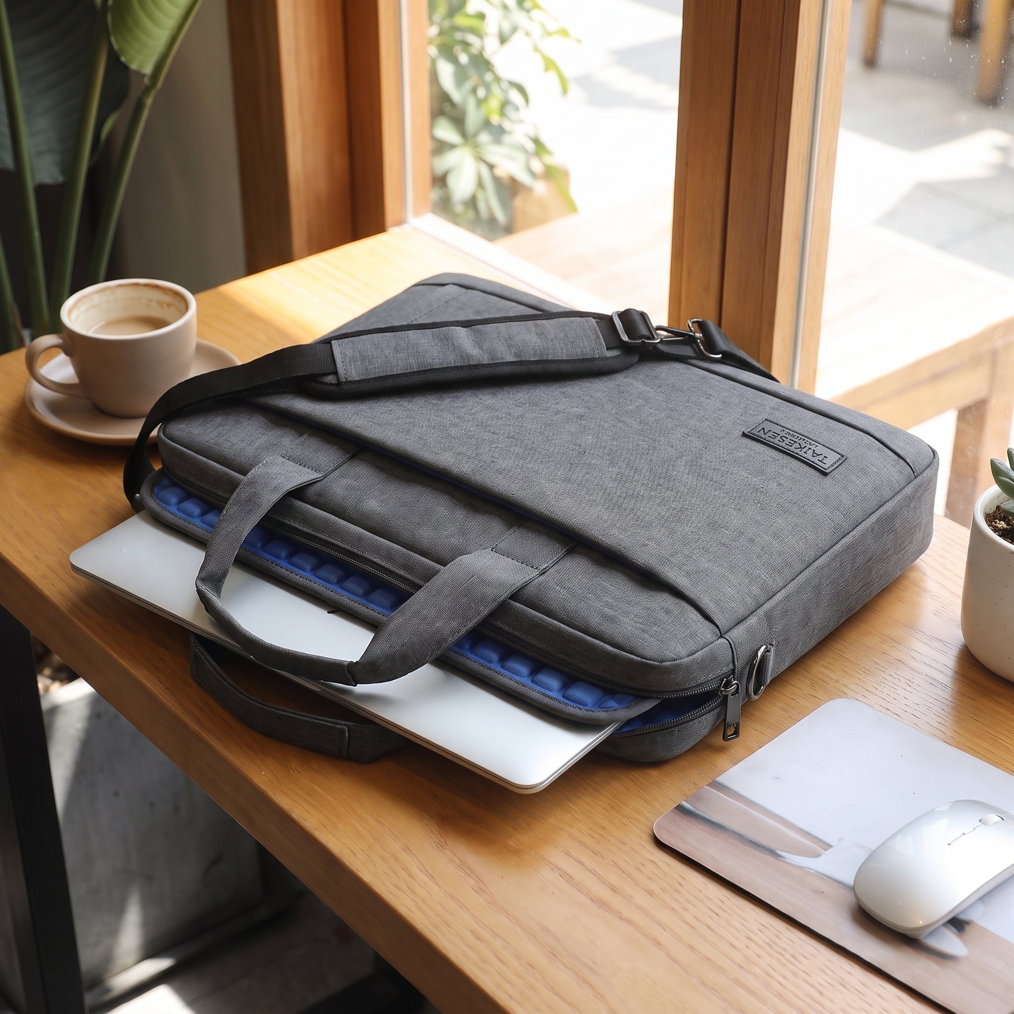 Laptop Bag Messenger Shoulder Strap Padded - Image 6
