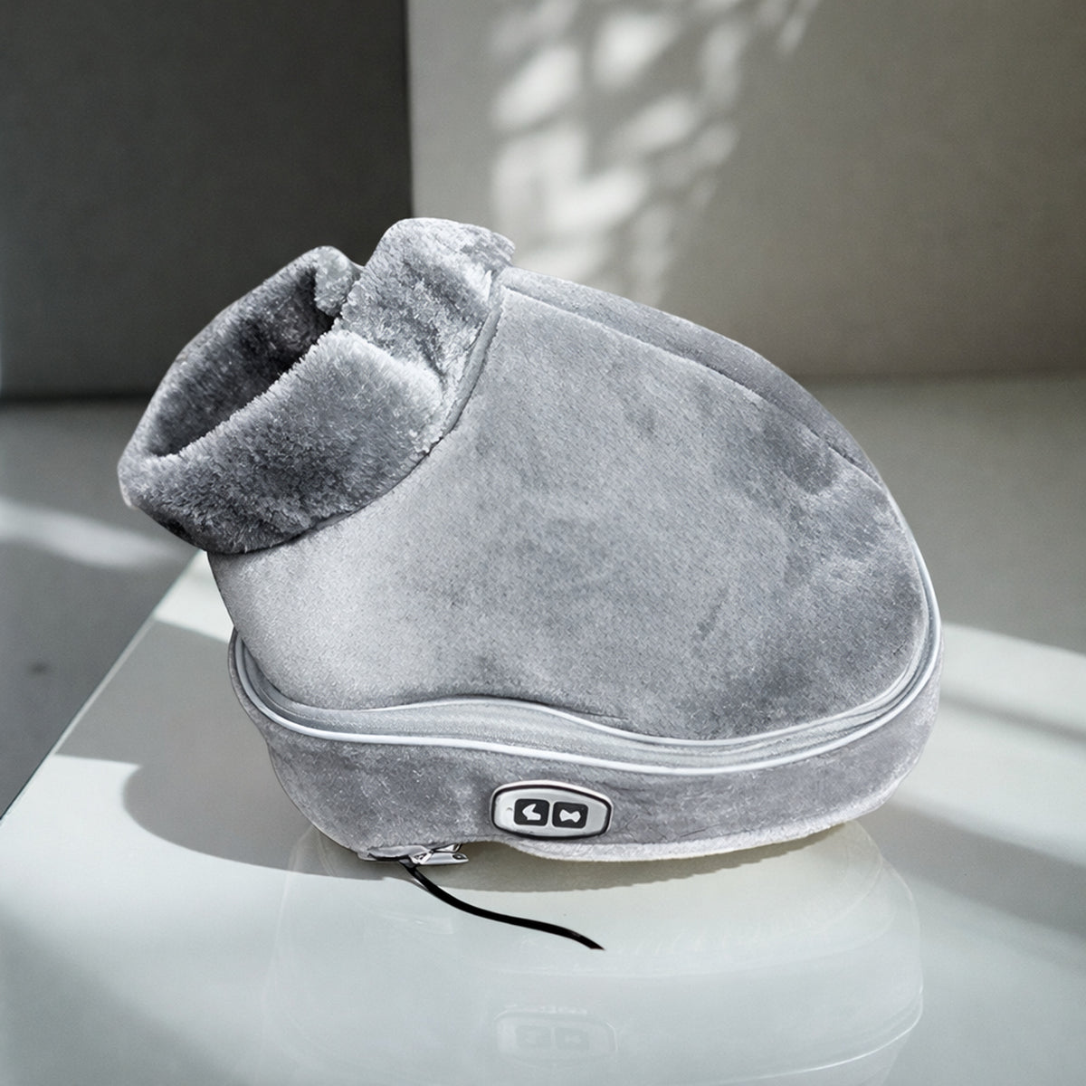 Electric Foot Massager With Heat Shiatsu Vibration And Plush Design To Soothe Tired Feet - Image 2