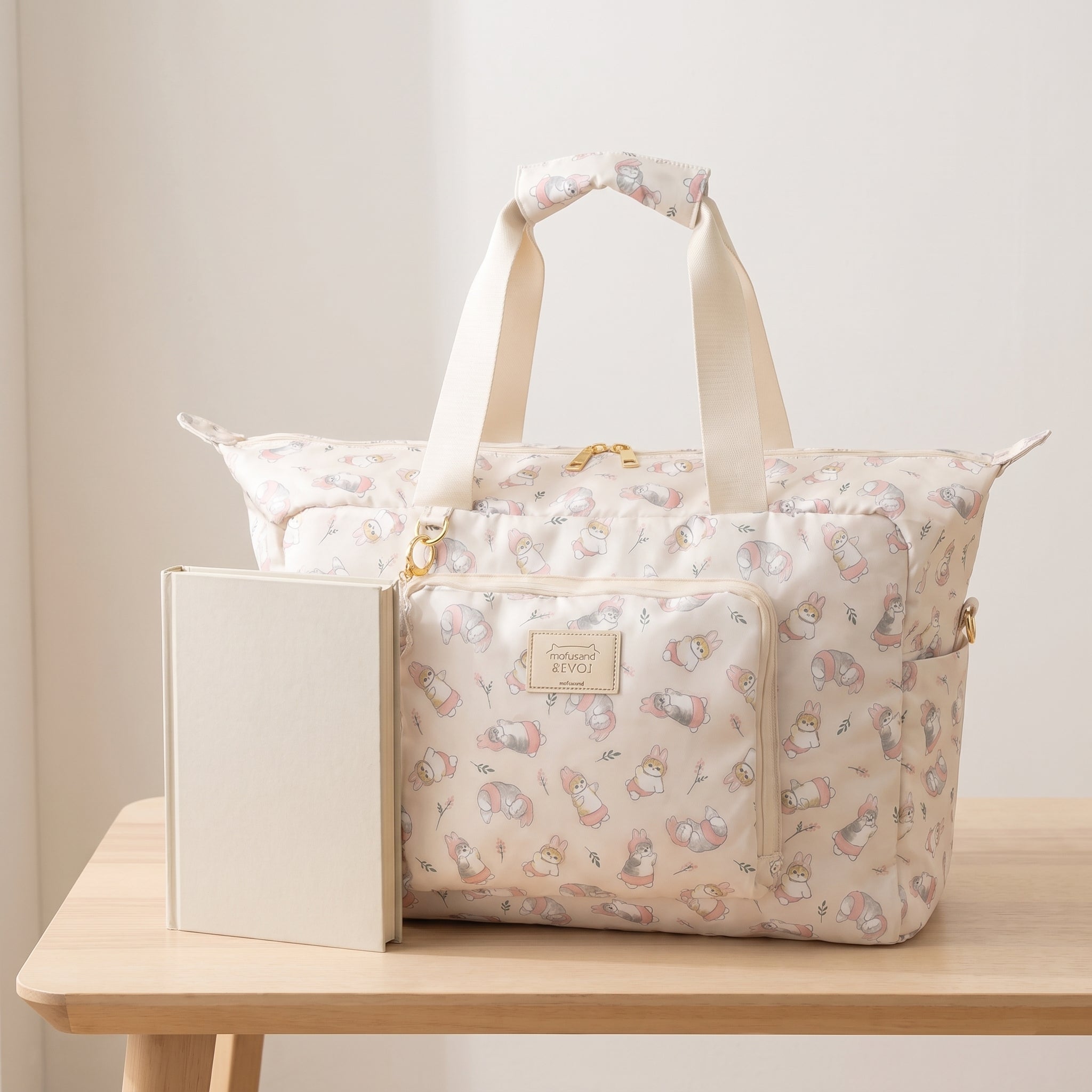 Character Print Travel Tote Bag Carry on with Shoulder Strap - scale