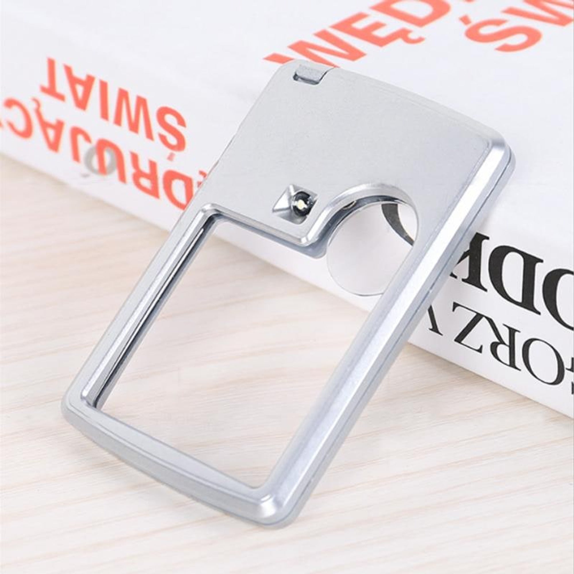 LED Illuminated Card Type Magnifier Reading Light Silver Plastic - Image 2