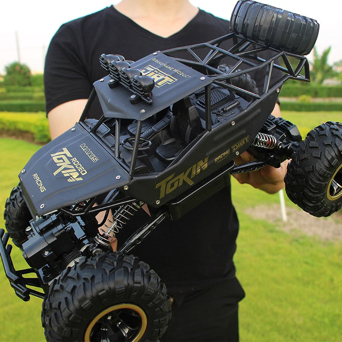 RC Offroad Car 4x4 Remote Control Truck With Rechargeable Battery - Image 1