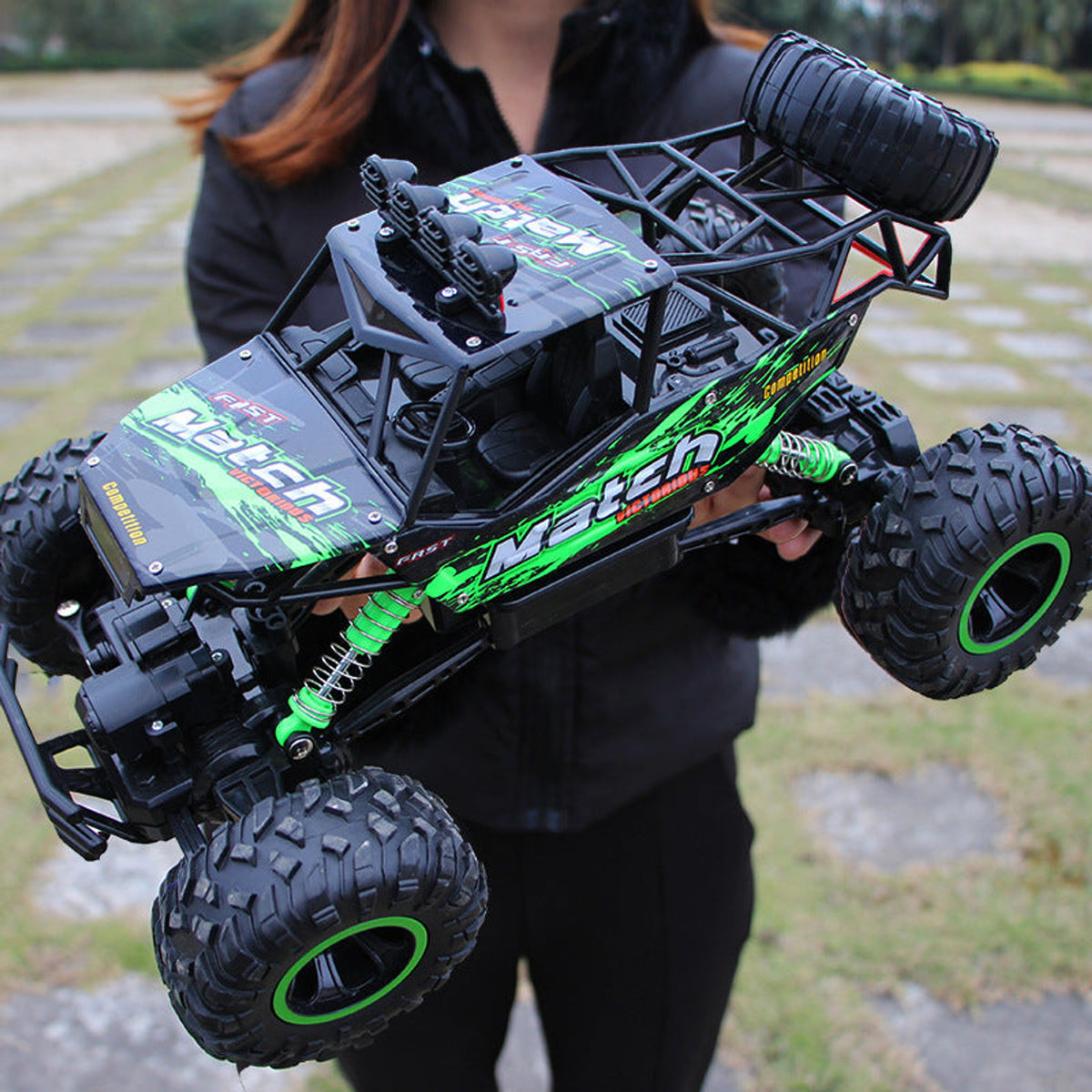 RC Offroad Car 4x4 Remote Control Truck With Rechargeable Battery - Image 6
